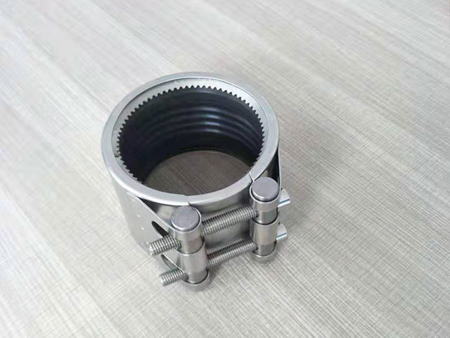 What are the construction basis for pipe coupling straub grip installation