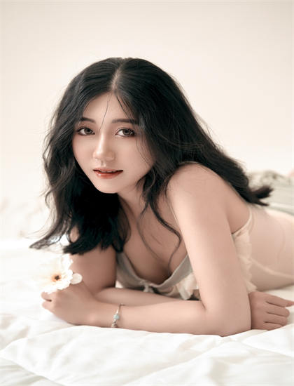 深度影评 摄影师视觉语言解读《都市逍遥天妖》剪辑的节奏控制与叙事技巧